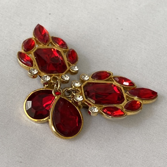 Vintage Long red and clear faceted rhinestone earrings - Picture 5 of 7